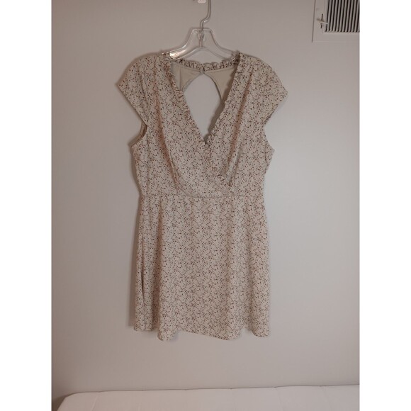 lulus Dresses & Skirts - Lulus Cream Floral Mini Dress Style R69962